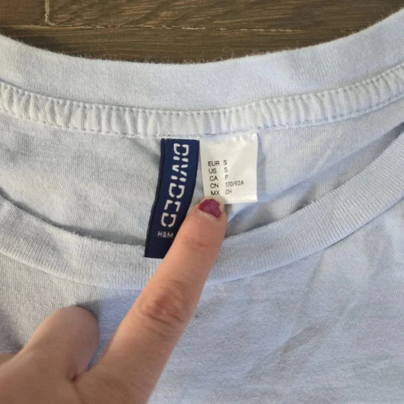 H&M sleeveless t shirt laid back vibes graphic design gym top size Small - Picture 6 of 6